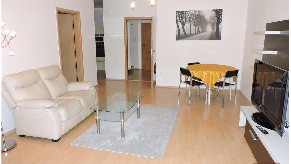 Prenájom 2 - izb. bytu v Petržalke na Vyšehradskej ul.