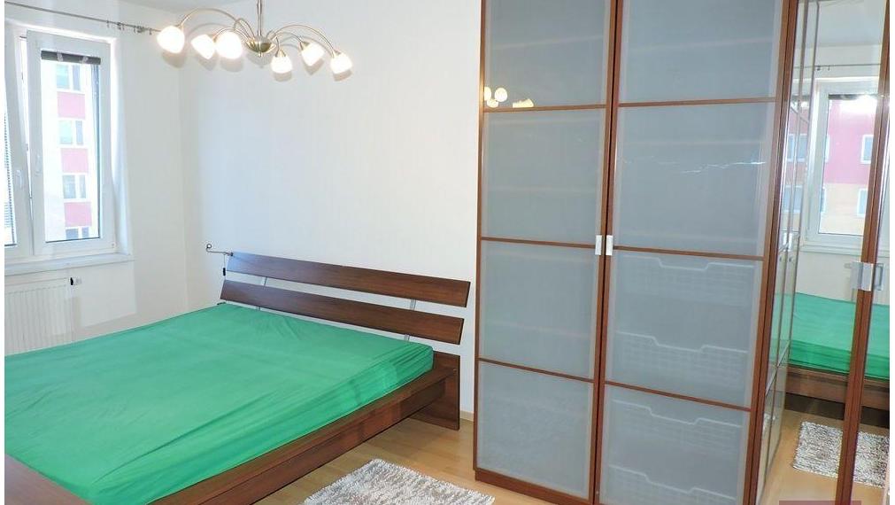 Prenájom 2 - izb. bytu v Petržalke na Vyšehradskej ul.