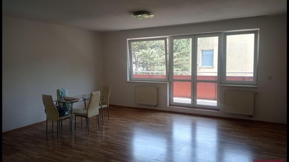 Prenájom - 2 izb. byt Lamač Malokarpatské Námestie