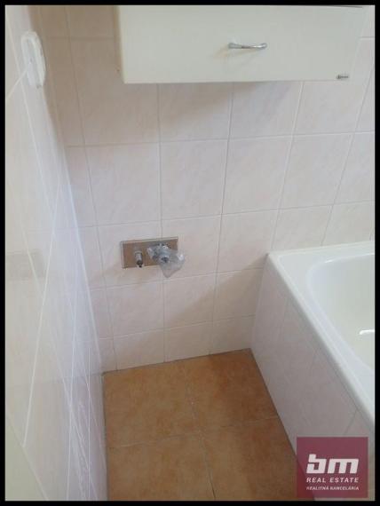 Prenájom - 2 izb. byt Lamač Malokarpatské Námestie