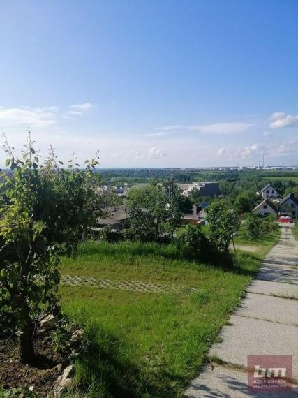 Predaj veľkorysého pozemku priamo pod lesom v Devínskej Novej Vsi - Vukovarská