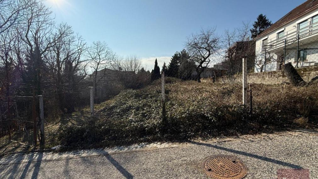 Predaj - exkluzívny pozemok na Kolibe, 18x39 m