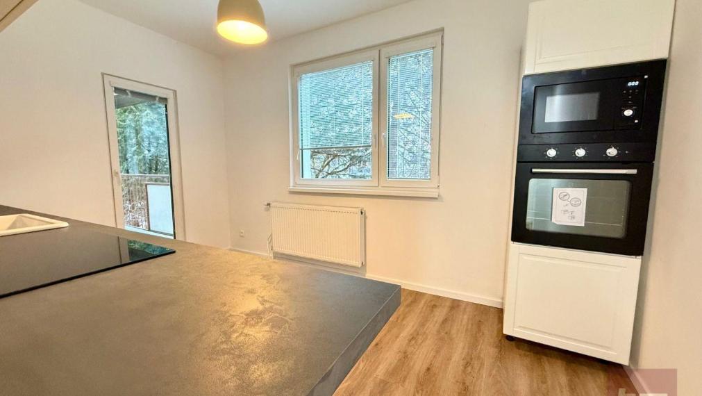 Predaj - krásny 3-izbový byt v Lamači s veľkou lodžiou