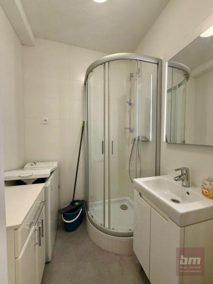 Prenájom - 1-izbový byt na začiatku Petržalky po kompletnej rekonštrukcii