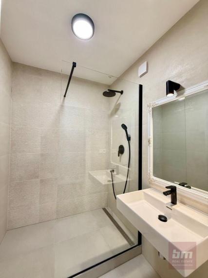 Predaj - krásny 3-izbový byt v Lamači s veľkou lodžiou