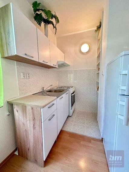 Predaj - krásna garzónka v centre Malaciek