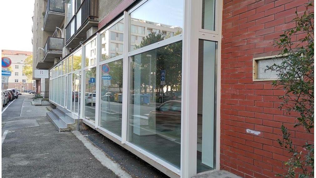 Prenájom nebytového priestoru s výkladom v Novom Meste na Robotníckej ul.