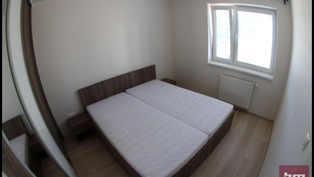 Prenájom - 2 izb. byt Nové Mesto Jurská ul.