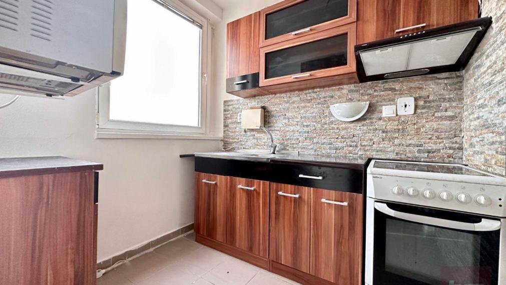 Predaj - pekný 2-izbový, slnečný byt s lodžiou na začiatku Petržalky