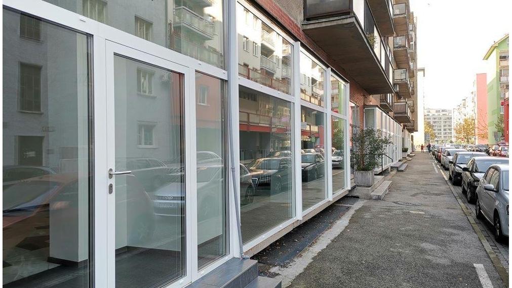 Prenájom nebytového priestoru s výkladom v Novom Meste na Robotníckej ul.