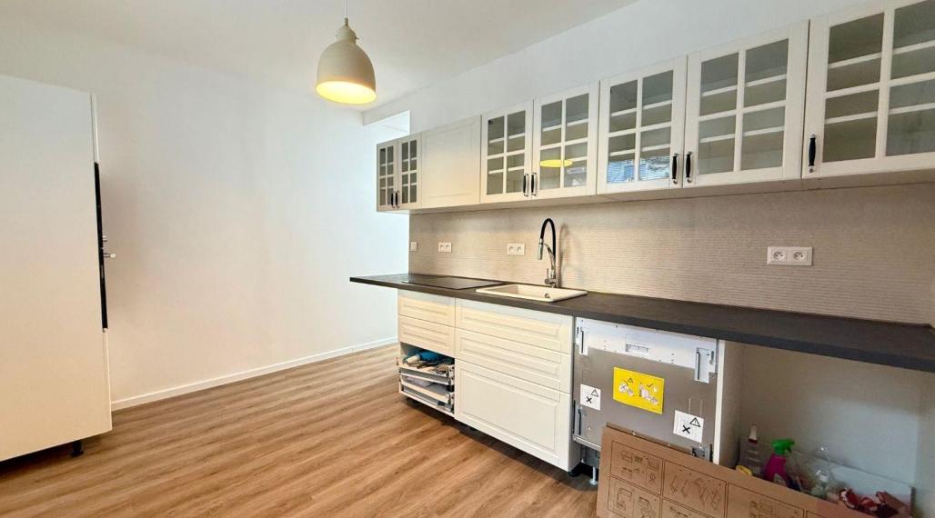 Predaj - krásny 3-izbový byt v Lamači s veľkou lodžiou