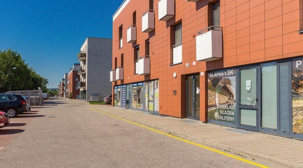 Predaj - Výnimočný 4 izbový byt s krásnou 60 m2 terasou na Bratislavskej ul.