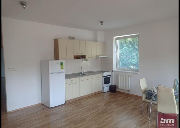 Prenájom - 2 izb. byt Lamač Malokarpatské Námestie