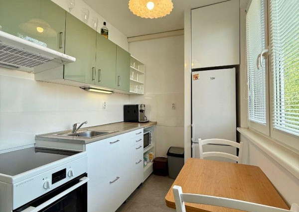 Prenájom - 1-izbový byt na začiatku Petržalky po kompletnej rekonštrukcii