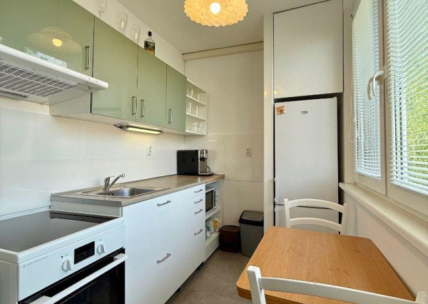 Prenájom - 1-izbový byt na začiatku Petržalky po kompletnej rekonštrukcii