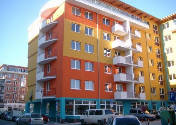 Prenájom - lukratívny obchodný priestor na  Šustekovej