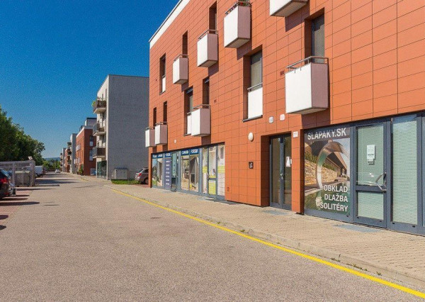 Predaj - Výnimočný 4 izbový byt s krásnou 60 m2 terasou na Bratislavskej ul.