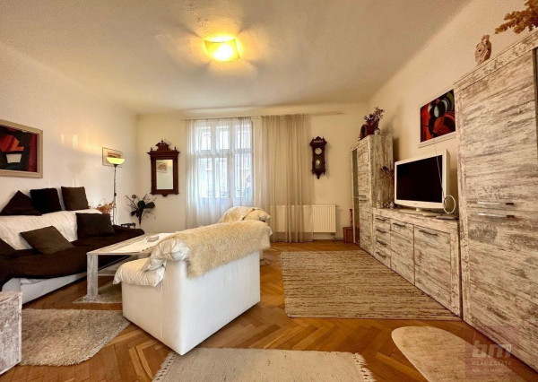 Predaj - Jedinečný  prvorepublikový 3 izbový byt na Pražskej ul.