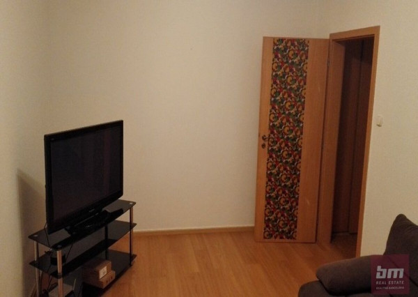 Prenájom 2 - izb. bytu s predzáhradkou v Dúbravke