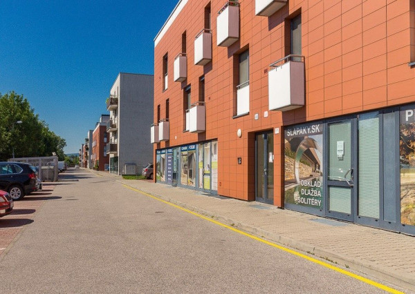 Predaj - Výnimočný 4 izbový byt s krásnou 60 m2 terasou na Bratislavskej ul.