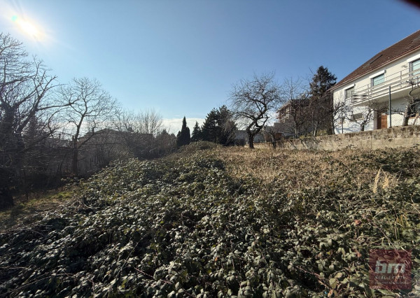 Predaj - krásny pozemok na Kolibe, 18x39 m
